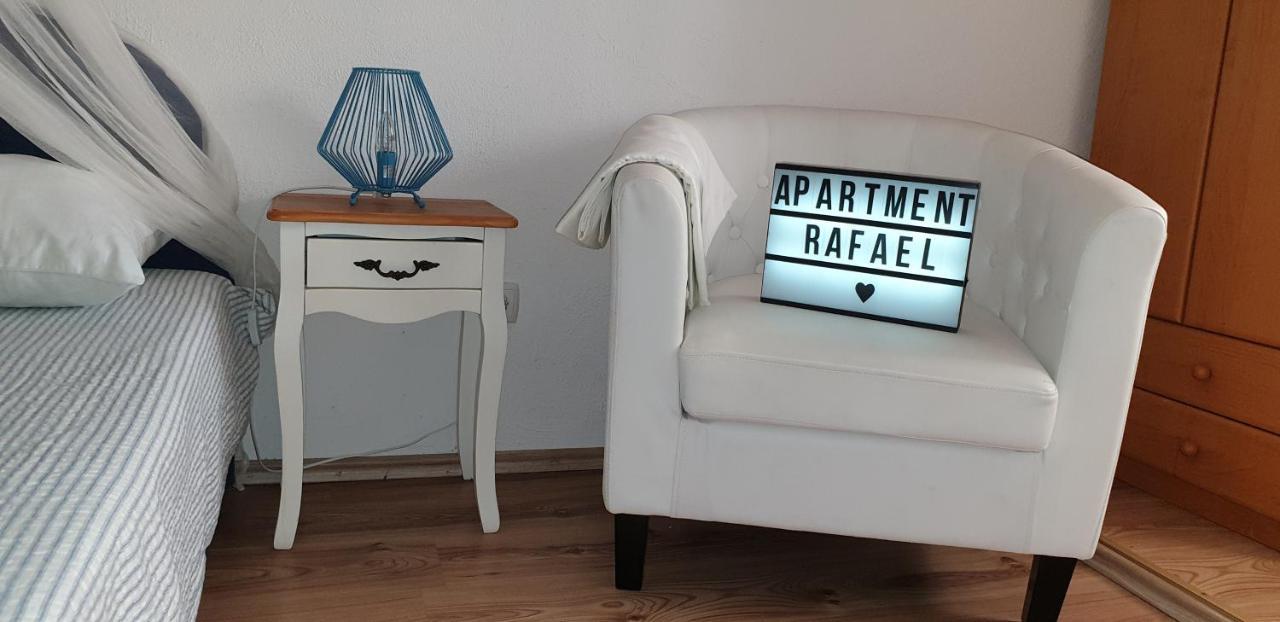 Apartment Rafael Сен Екстериор снимка